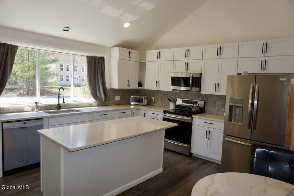 47 Locust Ridge Drive, photo 3