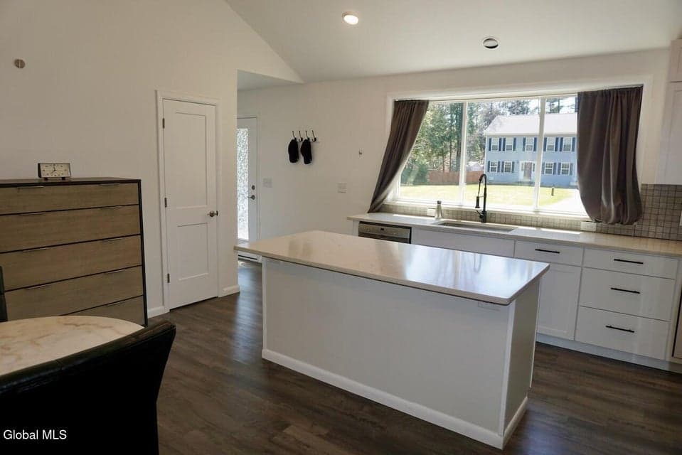 47 Locust Ridge Drive, photo 4