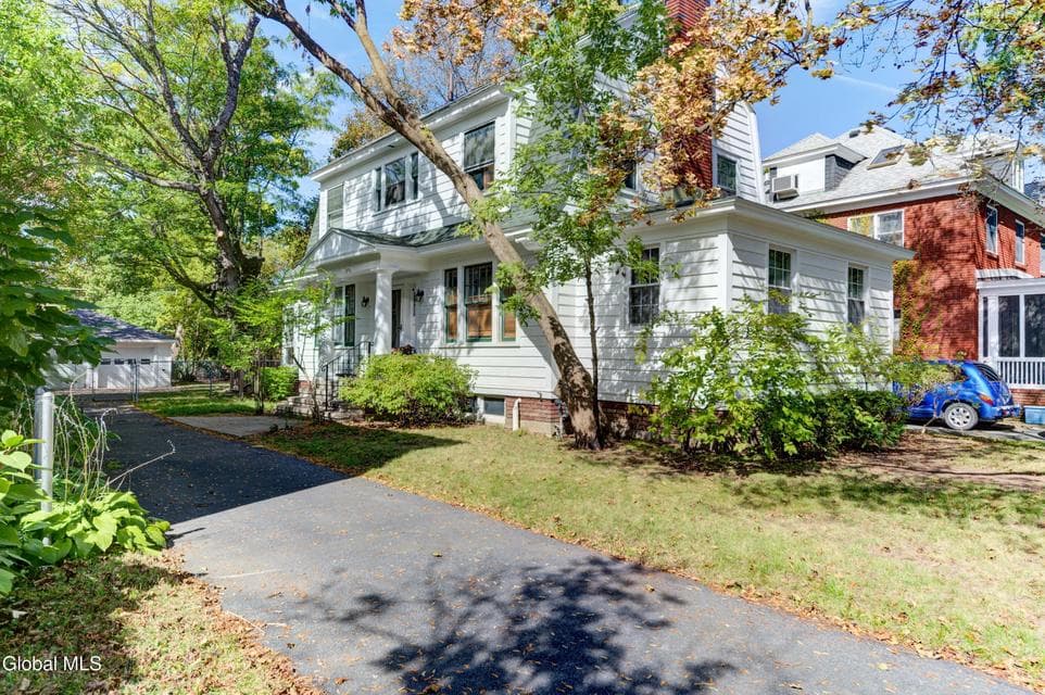 1053 Brierwood Boulevard, photo 2
