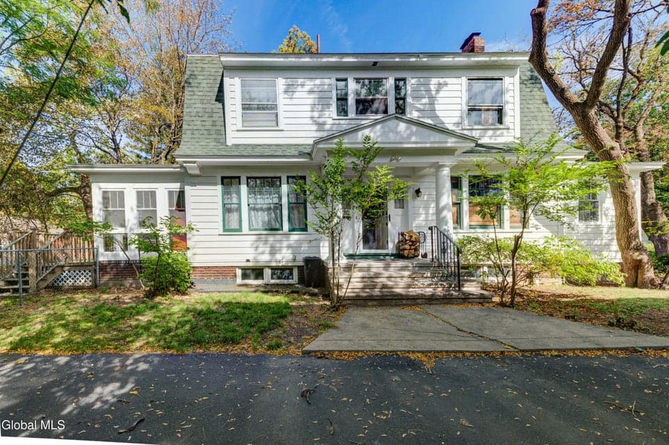 1053 Brierwood Boulevard, photo 1