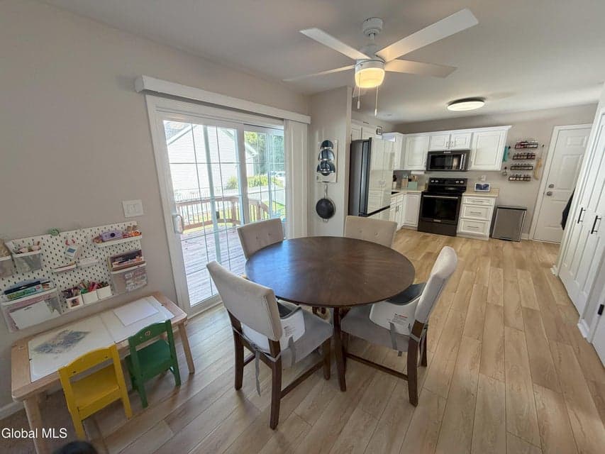 63 Michelle Drive, photo 5