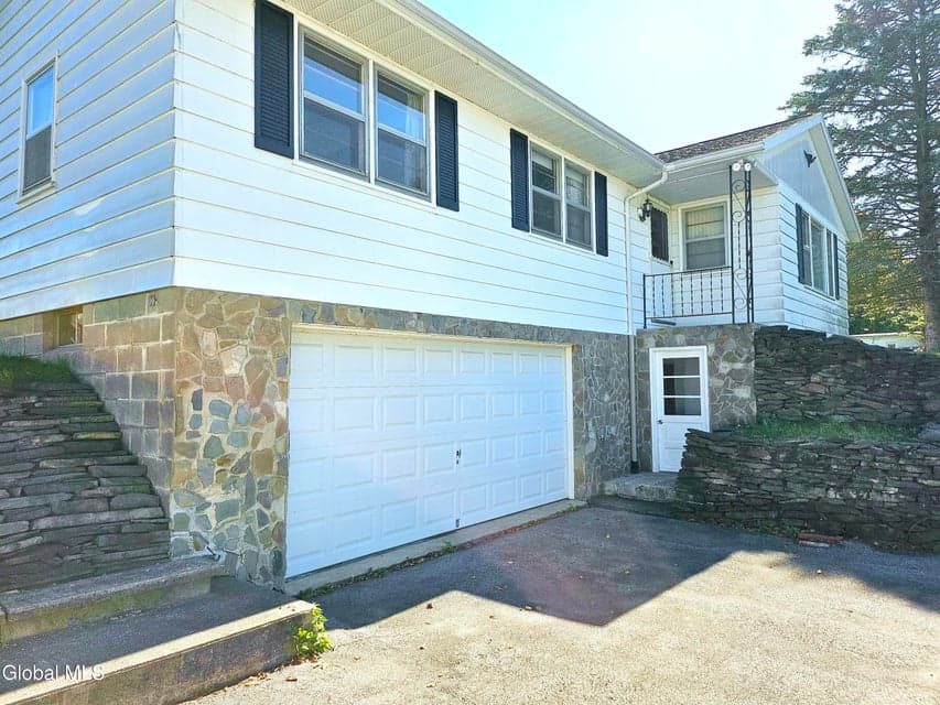 1 Pohl Drive, photo 3