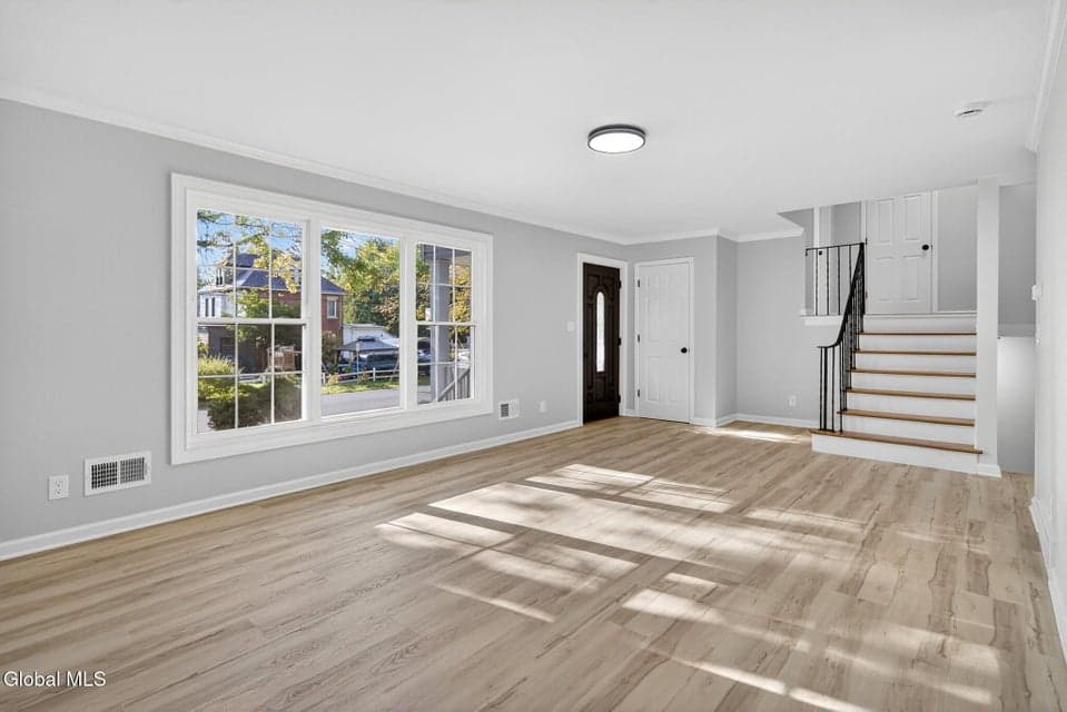 145 Seeley Street, photo 2