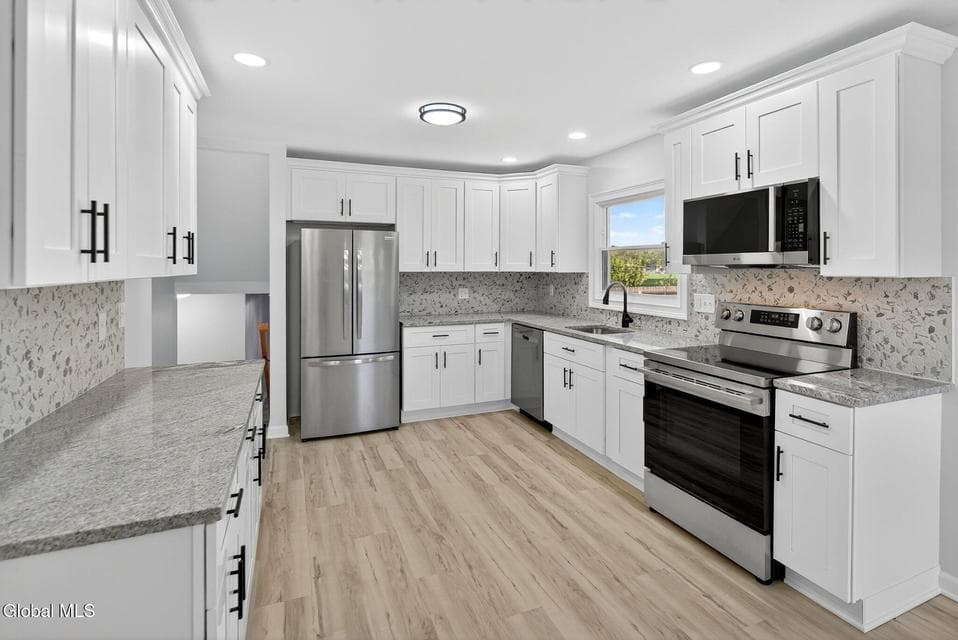 145 Seeley Street, photo 5