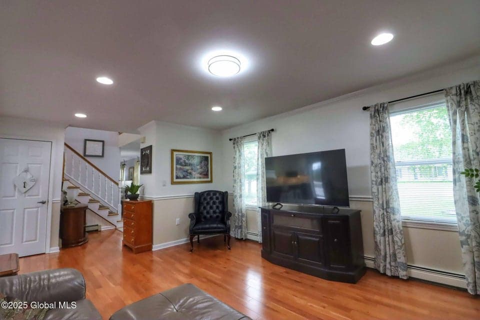 111 Windswept Drive E, Amsterdam, NY, photo 3