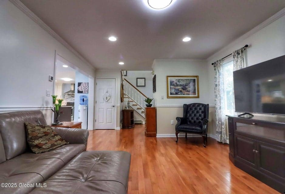 111 Windswept Drive E, Amsterdam, NY, photo 4