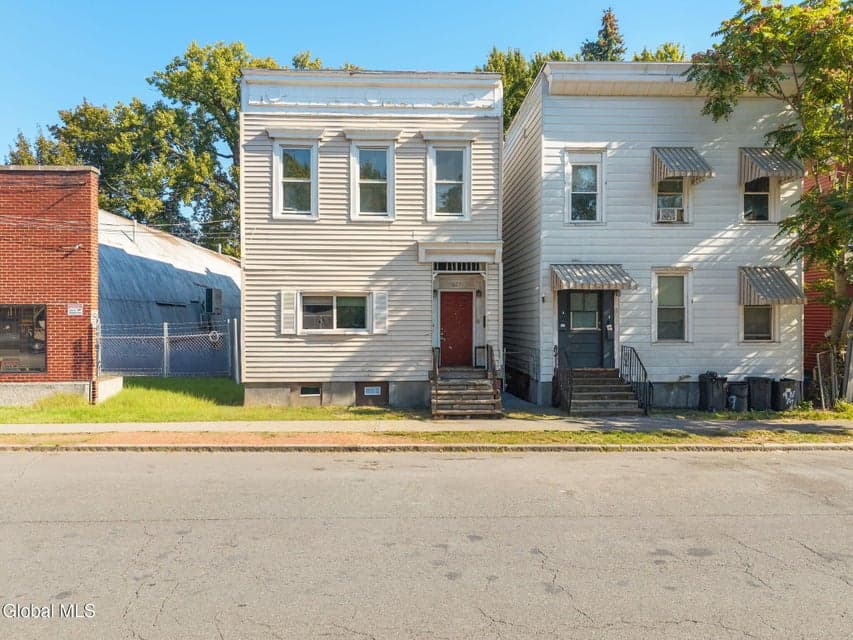 627 3rd Street, photo 2