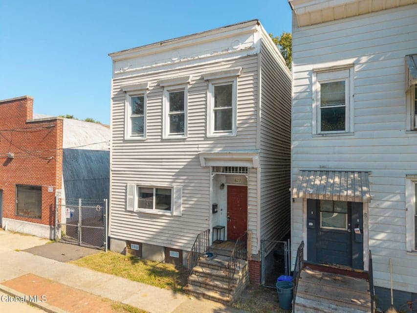 627 3rd Street, photo 4