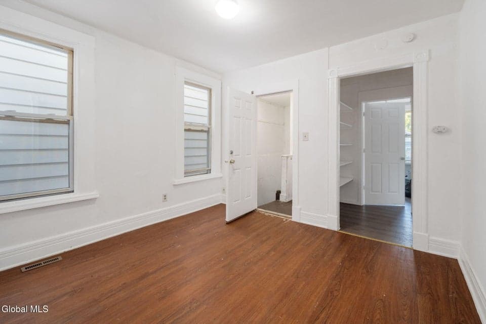 627 3rd Street, photo 5