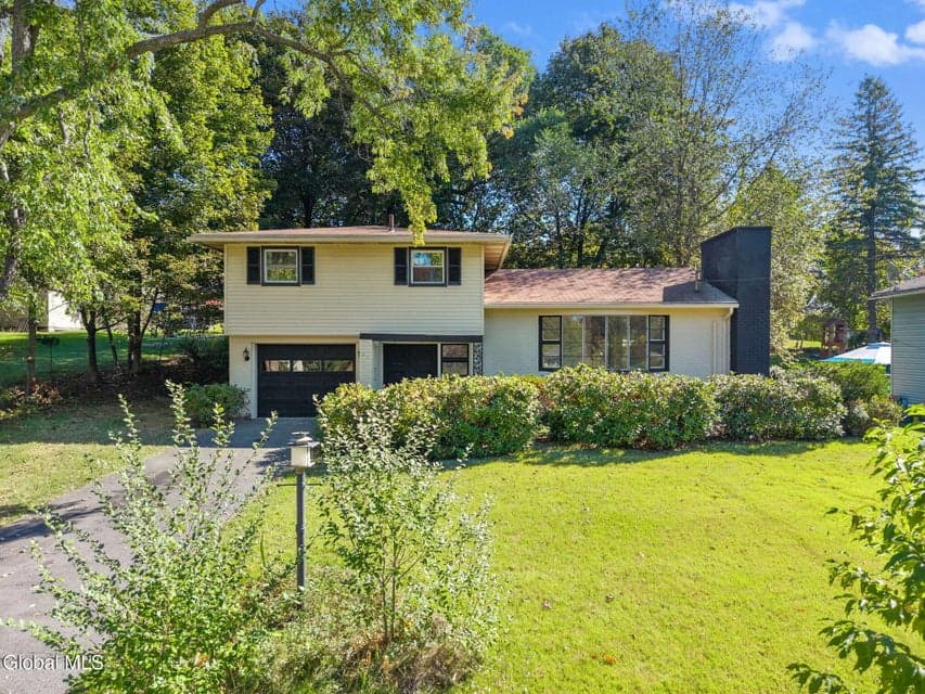 11 Diamond Avenue, photo 2