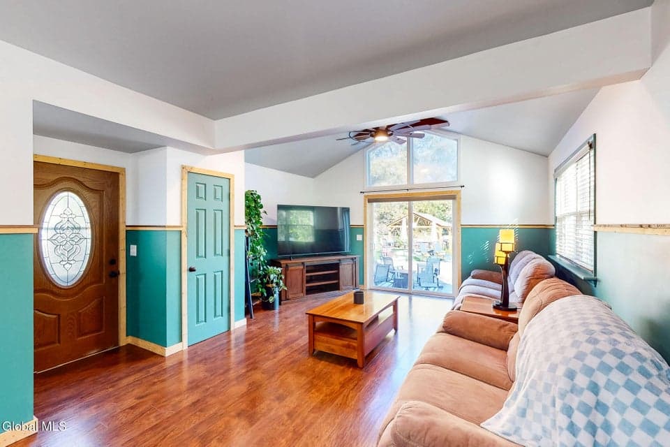 1123 Laural Lane, photo 4