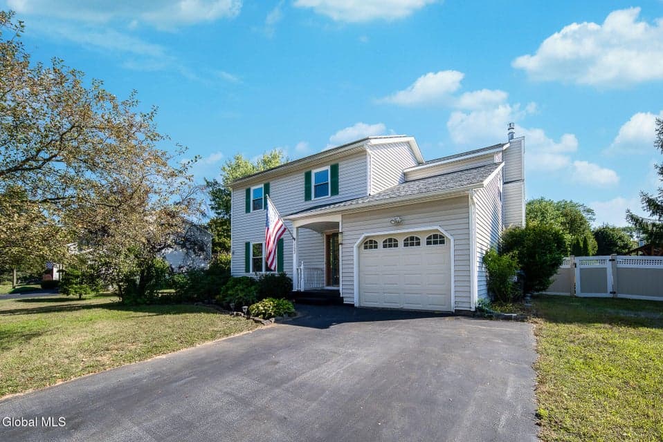 1123 Laural Lane, photo 2
