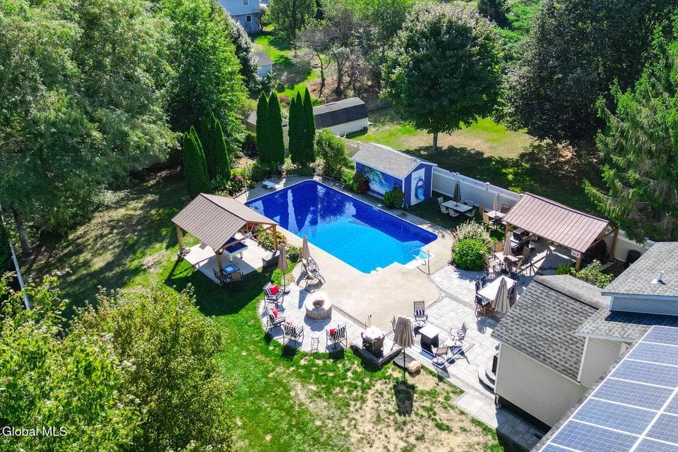 1123 Laural Lane, photo 3