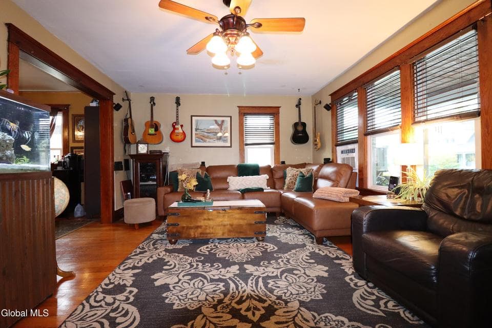 127 Swan Street, photo 4