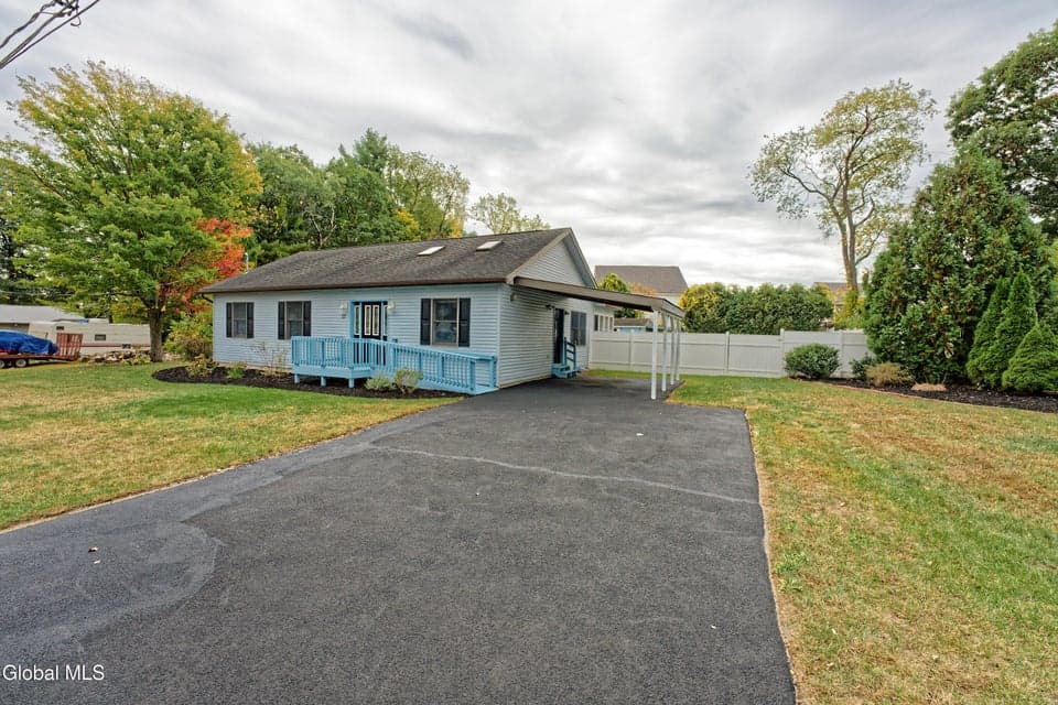 17 Columbia Avenue, photo 2