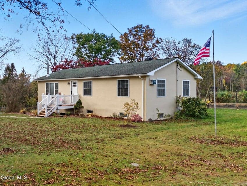 812 Mackey Road, photo 2