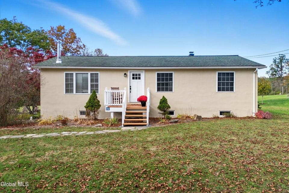 812 Mackey Road, photo 1