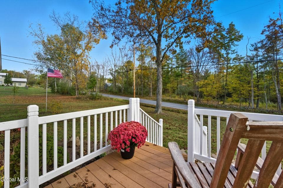 812 Mackey Road, photo 3