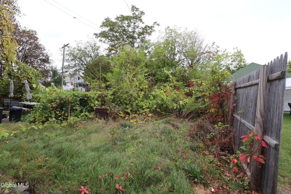1723 Avenue B, photo 3