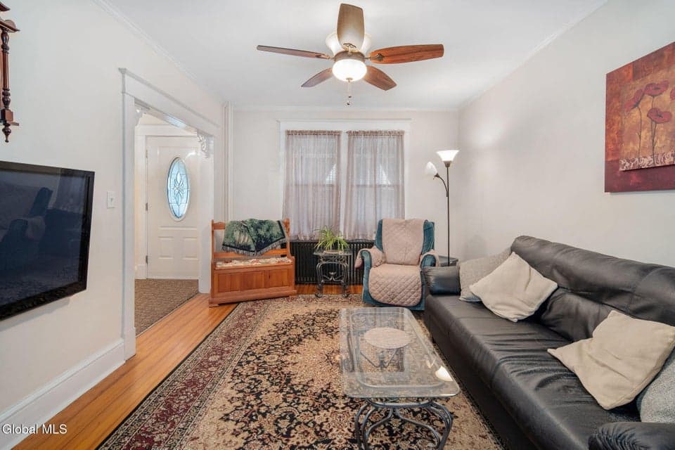 777 Park Avenue, photo 2