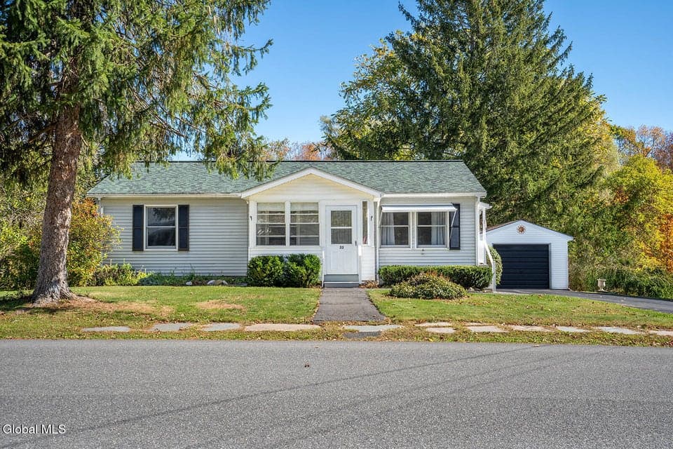 33 South Union Street, photo 1