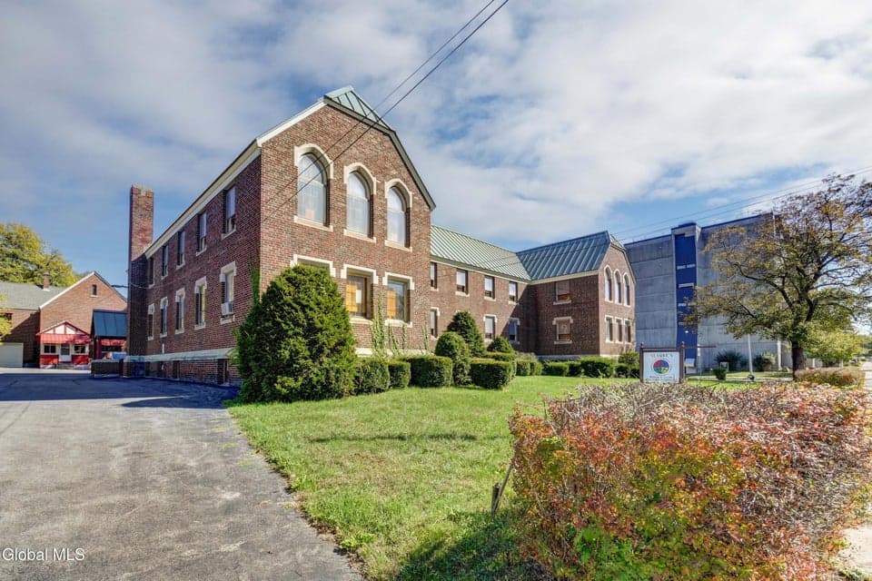 24 Pine Street, photo 3