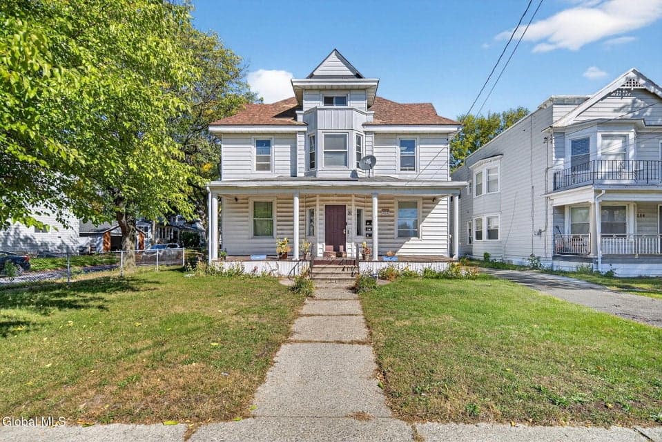 282 Manning Boulevard, photo 3