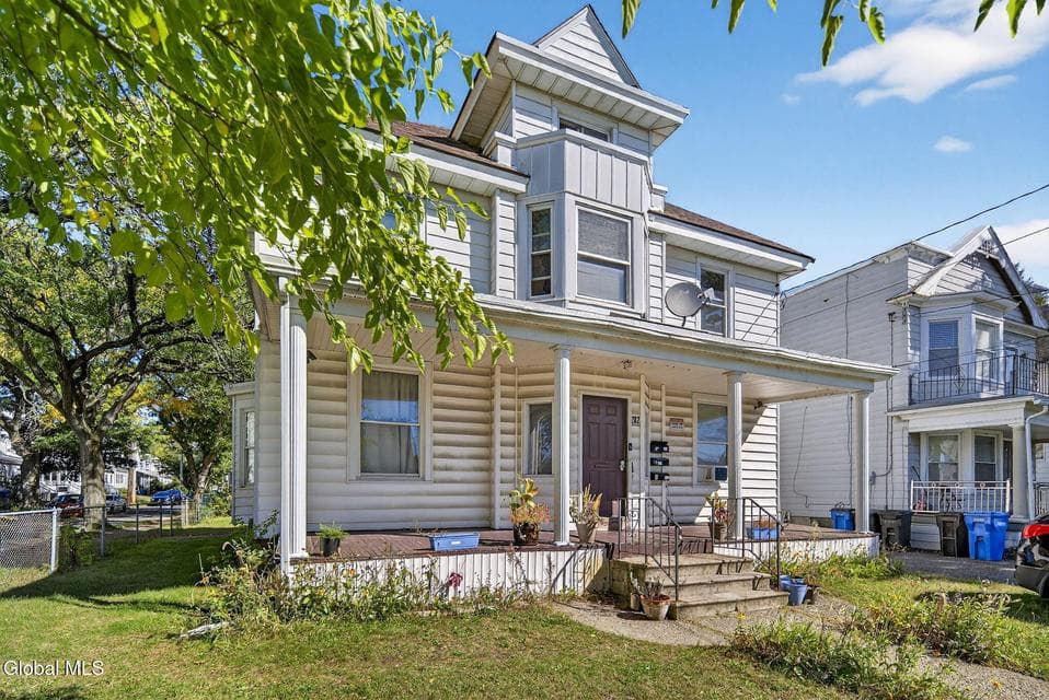 282 Manning Boulevard, photo 4
