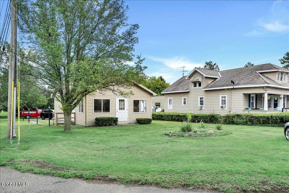 1361 Central Avenue, Colonie, NY, photo 4