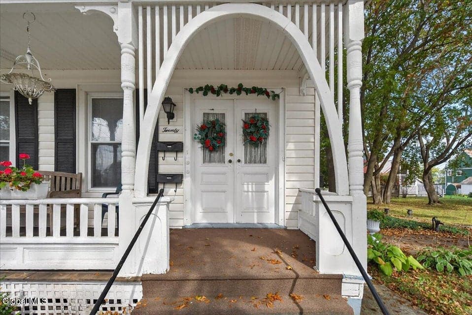 20 Saratoga Avenue, photo 2