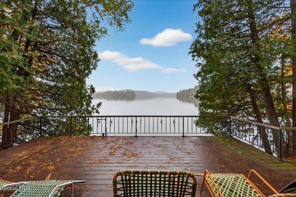 161 E Shore Drive, photo 3