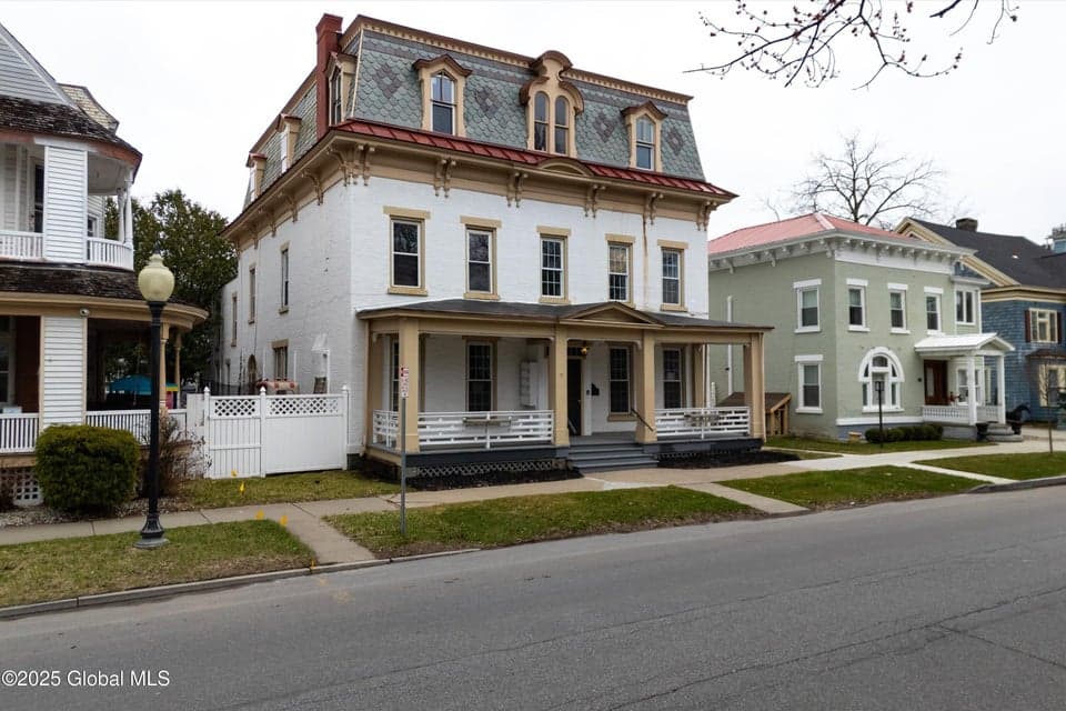 128 Circular Street, photo 2