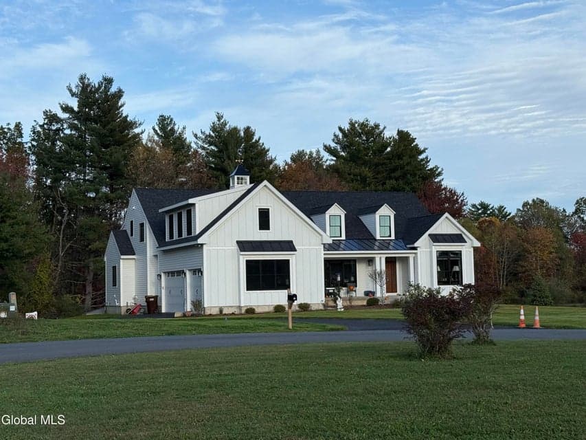 37 Capricorn Lane, Delmar, NY, photo 1