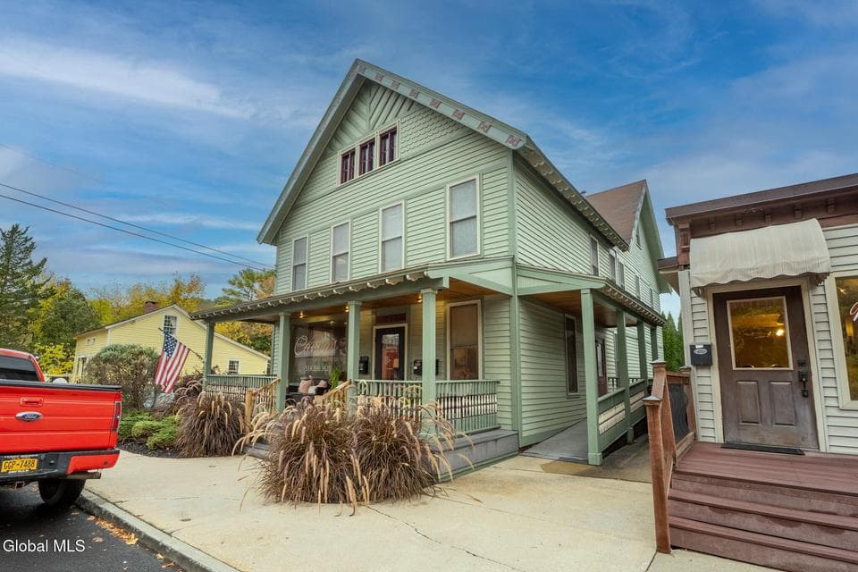 22 Washington Street, photo 3