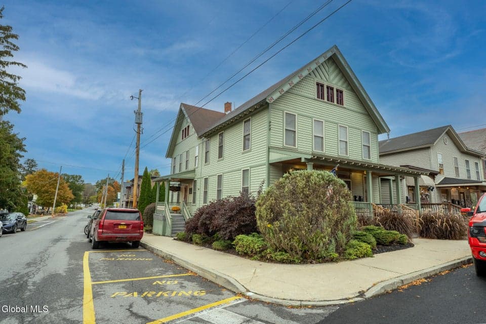 22 Washington Street, photo 2