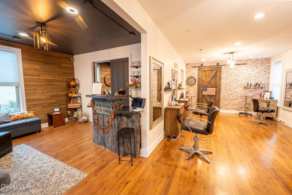 22 Washington Street, photo 4