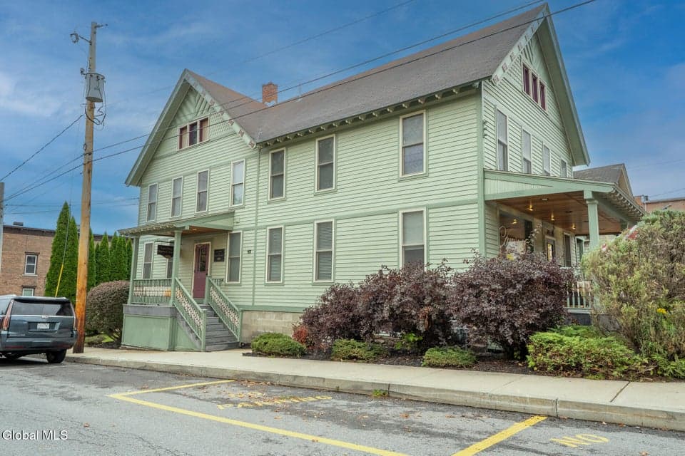 22 Washington Street, photo 1