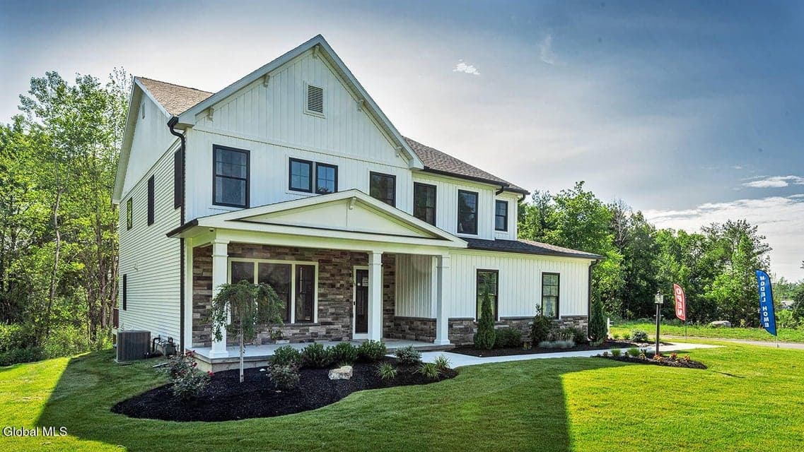 16 Bergen Place, Niskayuna, NY, photo 1