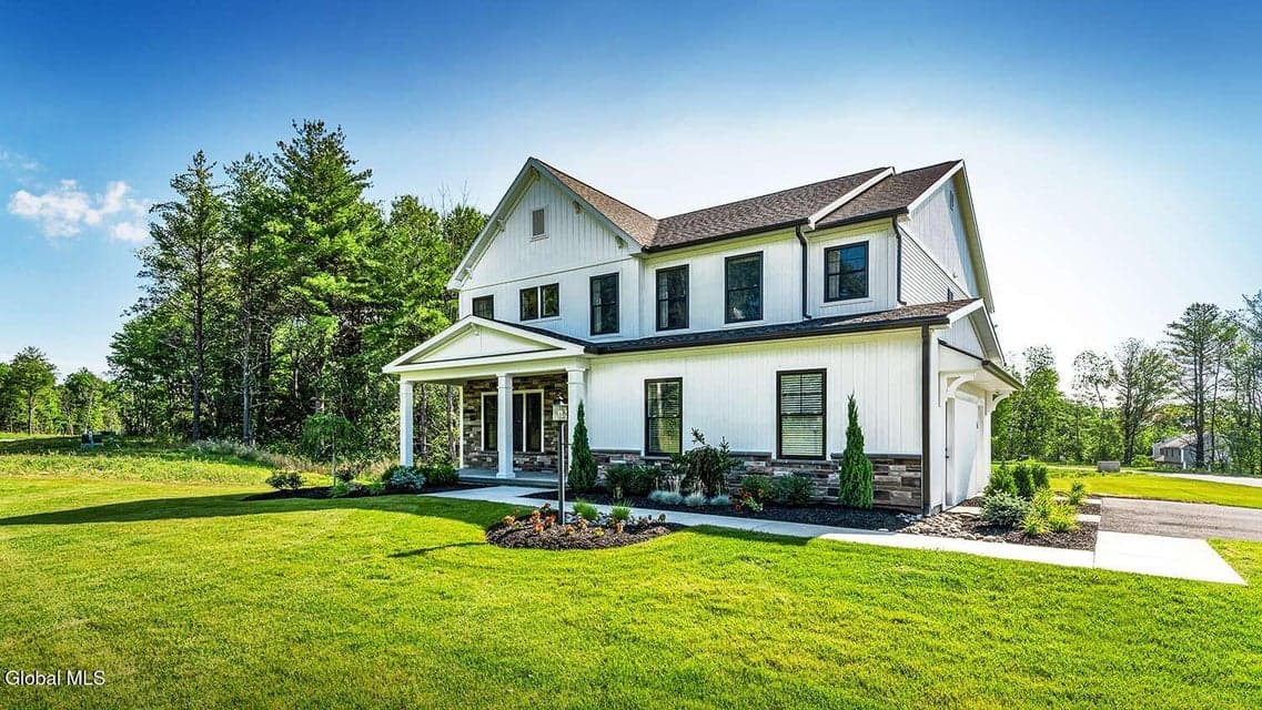 16 Bergen Place, Niskayuna, NY, photo 2