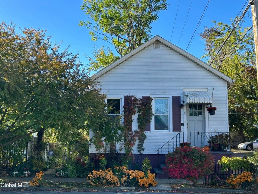30 111th Street, photo 1