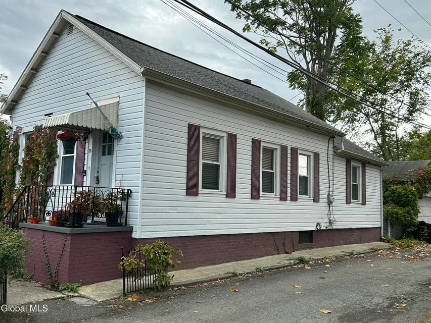 30 111th Street, photo 3