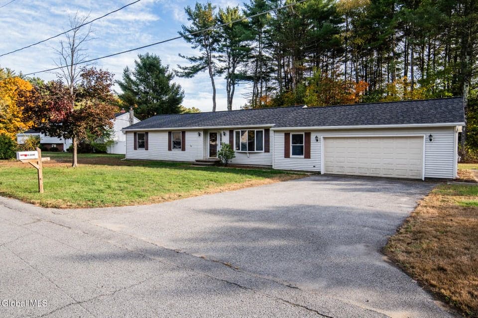 49 Bronk Drive, photo 1