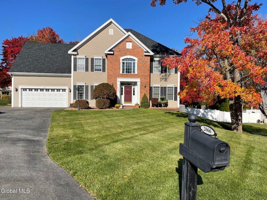 2066 Orchard Park Drive, photo 2