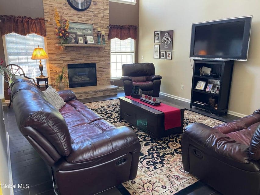 2066 Orchard Park Drive, photo 4