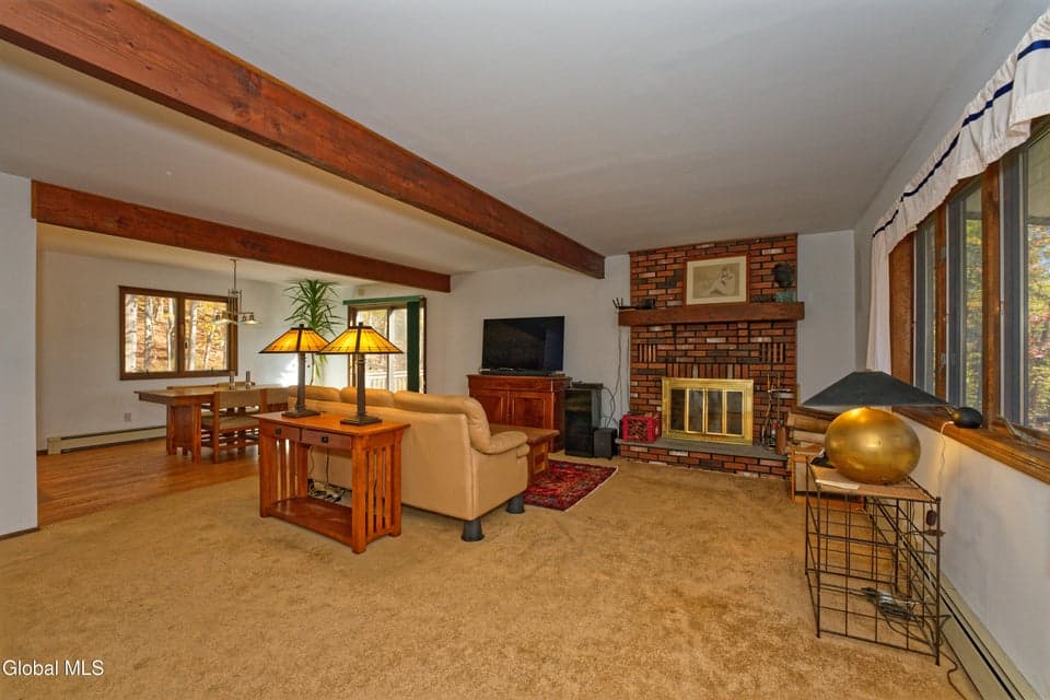 168 Acorn Drive, photo 5
