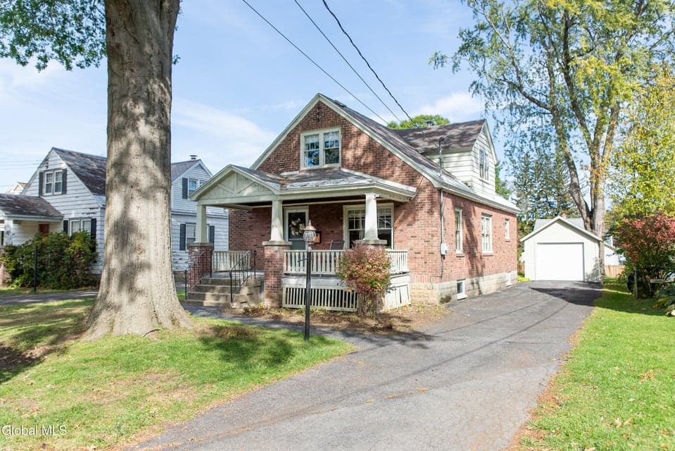 516 Riverside Avenue, photo 2