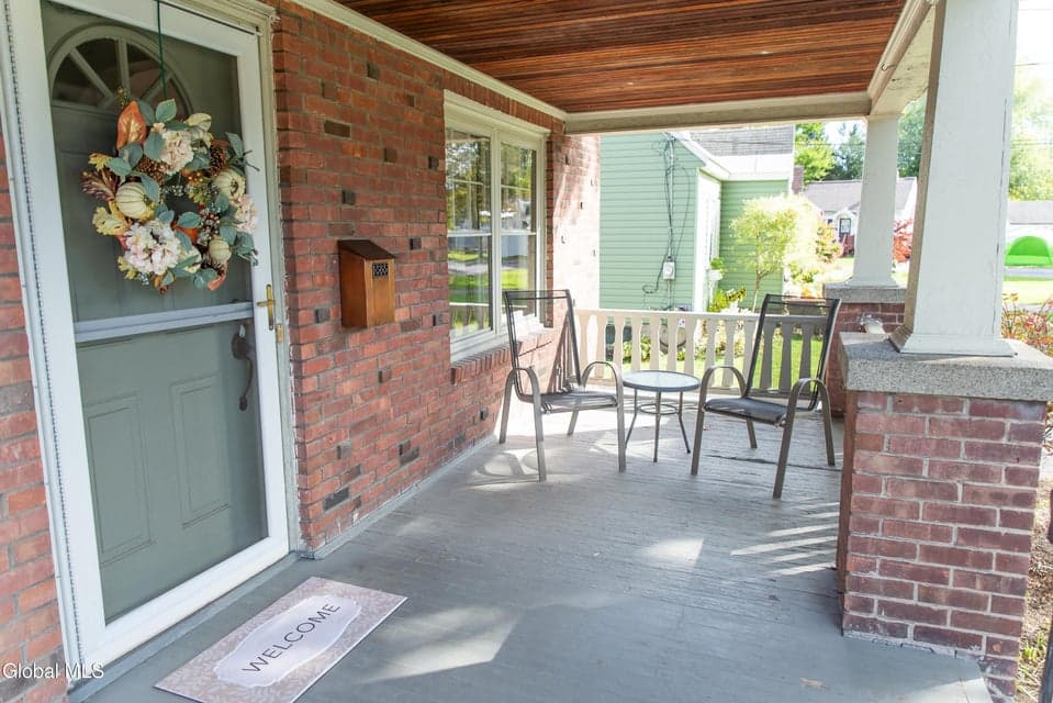 516 Riverside Avenue, photo 3