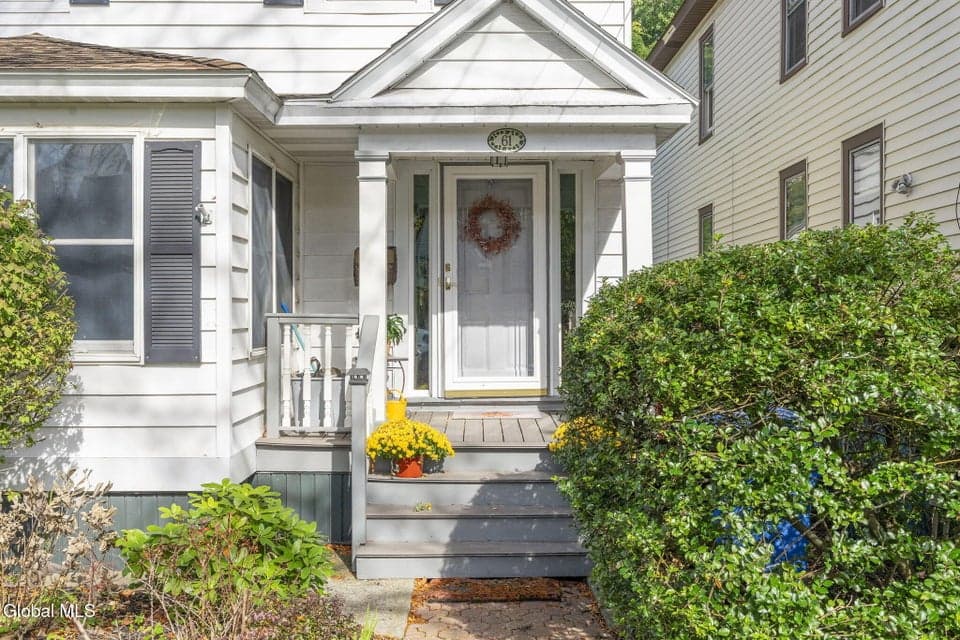61 Ryckman Avenue, photo 2