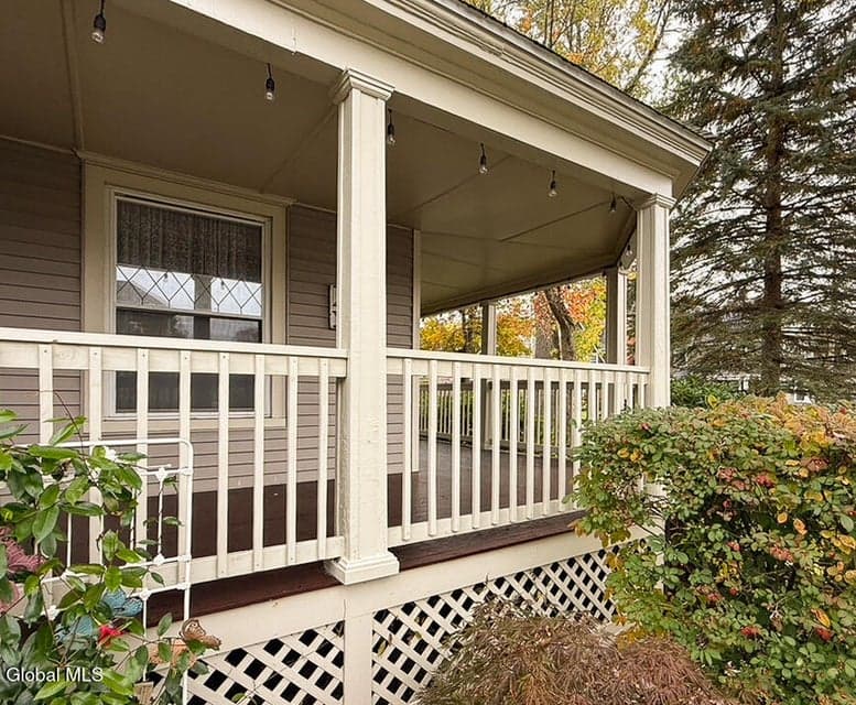 126 Kingsboro Avenue, photo 2