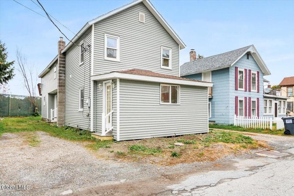 15 Nixon Street